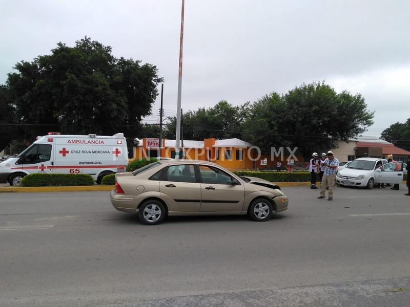 CHOQUE EN AVENIDA DE MONTEMORELOS, REPORTAN SOLO DAÑOS MATERIALES.