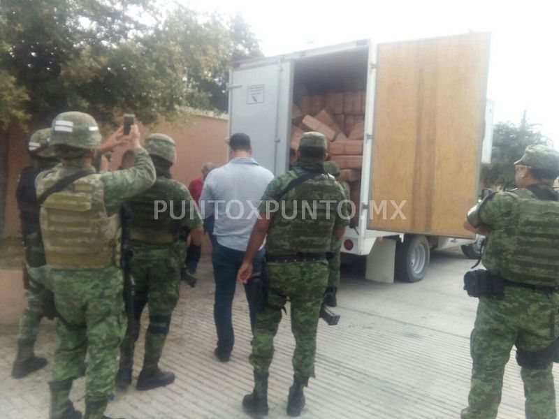 ASEGURAN CAMION CARGADO CON DROGA, LO TENÍAN ESTACIONADO EN HOTEL.