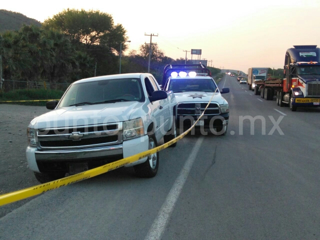 VIAJABAN EN CAMIONETA SIN PLACAS, MINISTERIALES LOS REVISAN, DETIENEN A DOS QUE PORTABAN DROGA.