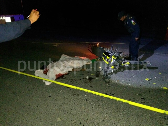 MUERE MOTOCICLISTA AL ESTRELLARSE DE FRENTE CON UNA CAMIONETA EN EN LLANO EN GENERAL TERÁN.