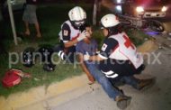 CHOQUE ENTRE UN VEHÍCULO Y UNA MOTOCICLETA EN MONTEMORELOS, REPORTAN LESIONADOS.