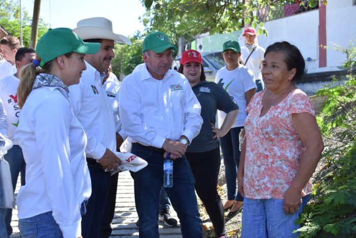 AGRADECE CANDIDATO JAVIER TREVIÑO RECIBIMIENTO DE LA GENTE