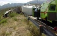 CHOQUE Y VOLCADURA DE TRAILER EN CARRETERA LINARES GALEANA.