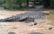 QUEDAN INCOMUNICADOS EN ALLENDE POR LAS LLUVIAS, PUENTE PROVISIONAL SE DESBORDA.