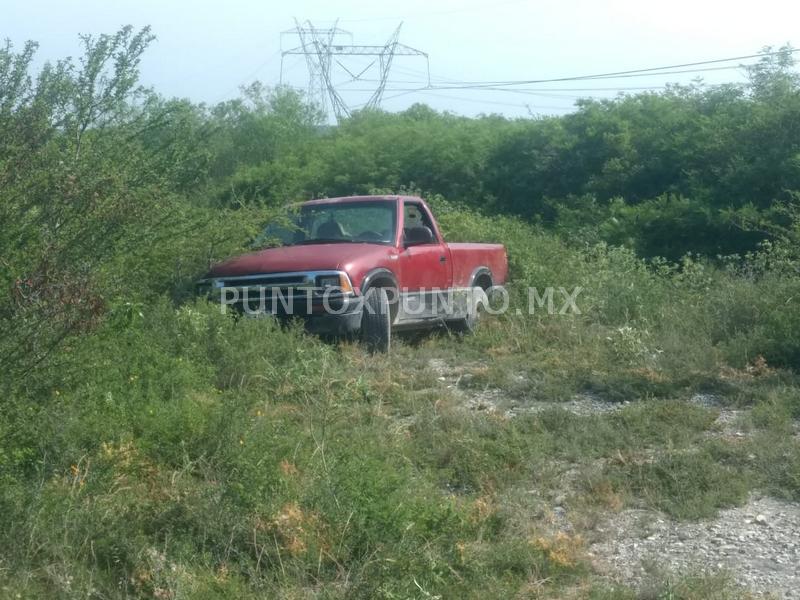 INVESTIGAN SUPUESTO SECUESTRO EN LINARES, HOMBRES ARMADOS EN DOS CAMIOMETAS PRIVAN LIBERTAD DE UNA PERSONA.