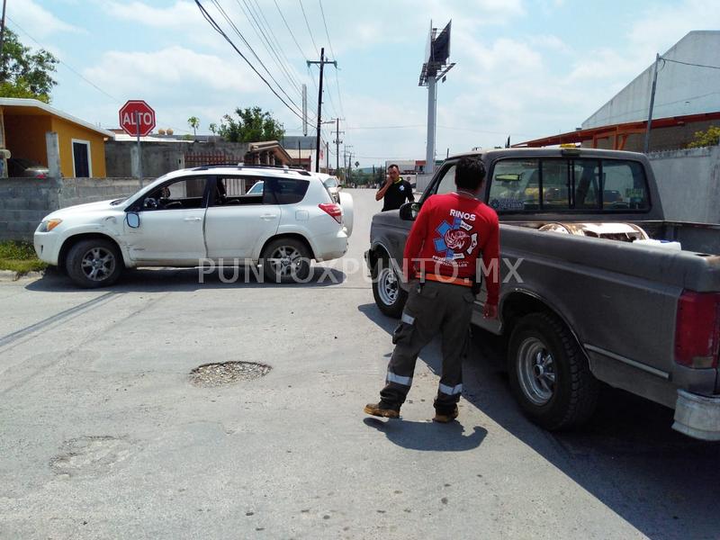 CHOQUE DE CRUCERO, REPORTAN UNA PERSONA LESIONADA EN MONTEMORELOS.