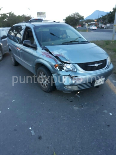 ACCIDENTE VIAL EN SANTIAGO, REPORTAN SOLAMENTE DAÑOS MATERIALES.