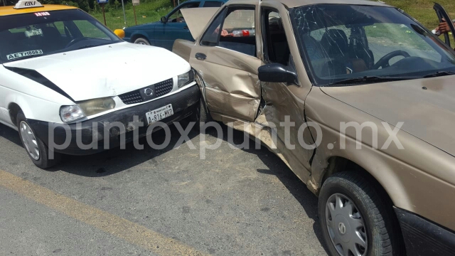 CHOQUE DE CRUCERO EN SANTIAGO, REPORTAN SOLO DAÑOS MATERIALES.