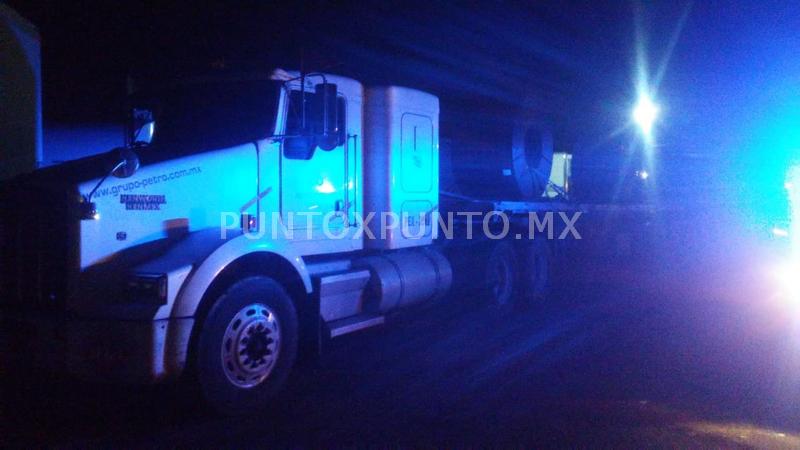 LO DETIENE POLICÍA DE ALLENDE CON TRÁILER QUE FUE ROBADO CON LUJO DE VIOLENCIA EN TAMAULIPAS.