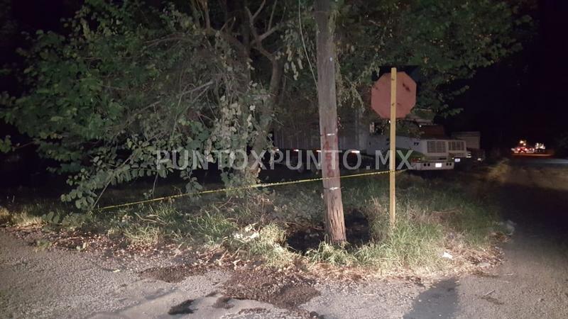 CORTO CIRCUITO EN UN POSTE CON CABLEADO DE ENERGÍA ELECTRICA MOVILIZA A PROTECCIÓN CIVIL Y BOMBEROS DE MMORELOS.