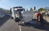 CHOQUE EN CARRETERA NACIONAL EN SANTIAGO, REPORTAN SOLO DAÑOS Y CERRADA LA VIALIDAD.