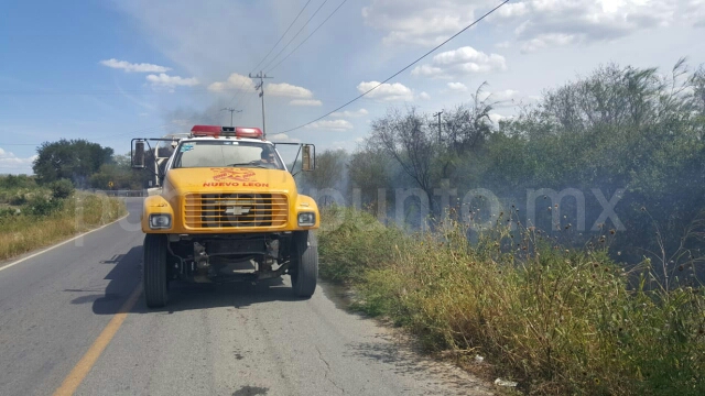 UNA HECTÁREA Y UNA VIVIENDA SE INCENDIAN EN MONTEMORELOS.