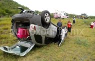 VOLCADURA EN CARRETERA NACIONAL EN MMORELOS, OCUPANTES DE CAMIONETA RESULTAN ILESOS.