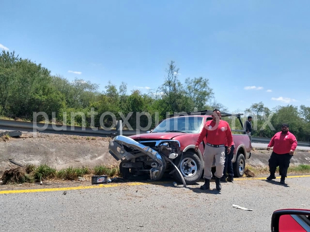 CHOQUE EN CARRETERA NACIONAL EN MMORELOS, REPORTAN SOLO DAÑOS.