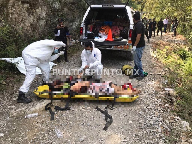 RESCATAN CUERPOS DE HOMBRES QUE PIERDEN LA VIDA AL DESBARRANCARSE EN LA SIERRA