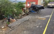 CAE BARDA POR LLUVIAS EN ALLENDE Y CALLE A PUNTO DE COLAPSAR, ACORDONAN ÁREA.