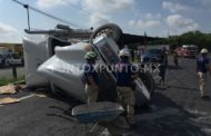 VOLCADURA DE TRÁILER EN CARRETERA NACIONAL EN ALLENDE.