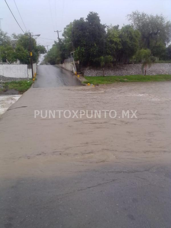 INUNDACIONES EN HUALAHUISES POR CRECIENTE EN ARROYO, AFECTA A 30 FAMILIAS.