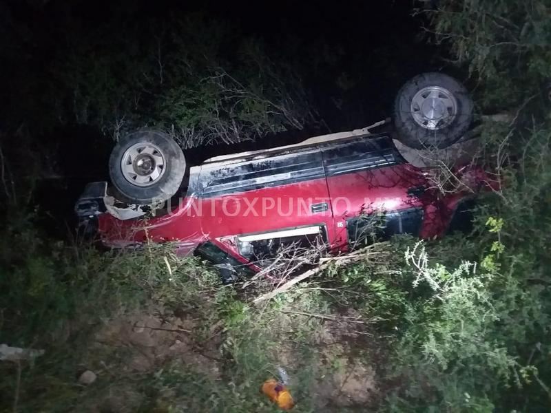 ACCIDENTE TIPO VOLCADURA EN COMUNIDAD DE MMORELOS, REPORTAN PERSONAS HERIDAS.