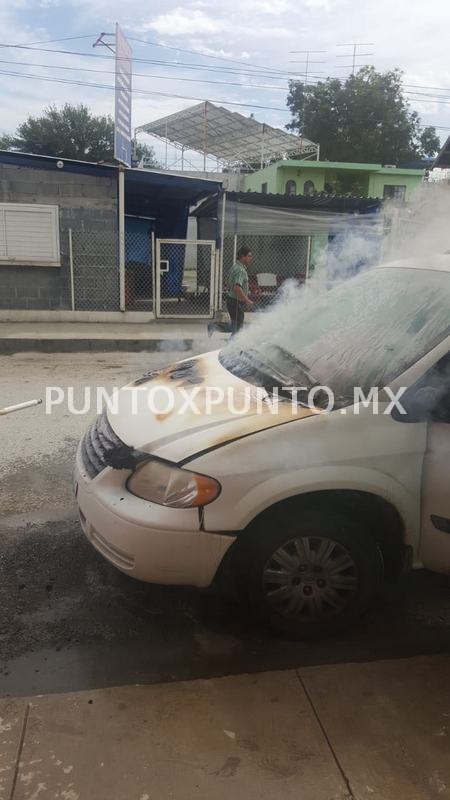 INCENDIO DE VEHÍCULO EN ALLENDE GENERA LA MOVILIZACION DE PROTECCIÓN CIVIL Y BOMBEROS.