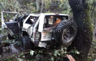 SE DESBARRANCAN EN JEEP EN SIERRA DE GALEANA, MUERE UNO, FAMILIARES SACAN CUERPO PORQUE HABIA OSOS EN EL LUGAR.