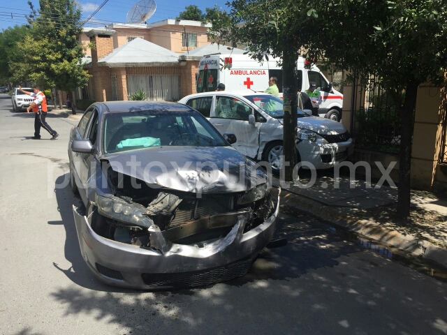 DOS PERSONAS LESIONADAS EN CHOQUE DE CRUCERO EN MONTEMORELOS.