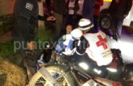 CHOQUE FRONTAL ENTRE CAMIONETA Y MOTOCICLETA EN MONTEMORELOS, REPORTAN PERSONAS HERIDAS.