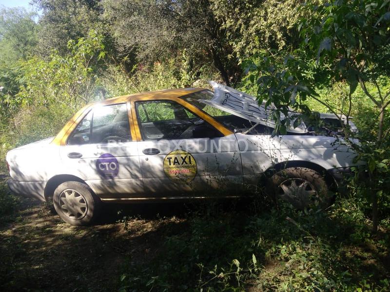 HOMBRE ARMADO SE ROBA TAXI EN MMORELOS, POLICÍA DE LINARES LO RECUPERA.