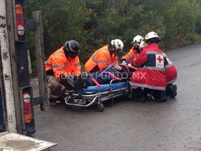 UNA PERSONA LESIONADA AL VOLCAR CAMIONETA EN COMUNIDAD DE MONTEMORELOS.