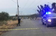 DEJAN CUERPOS AFUERA DEL PENAL DE CADEREYTA CON NARCOMENSAJE, CIERRAN ACCESO.