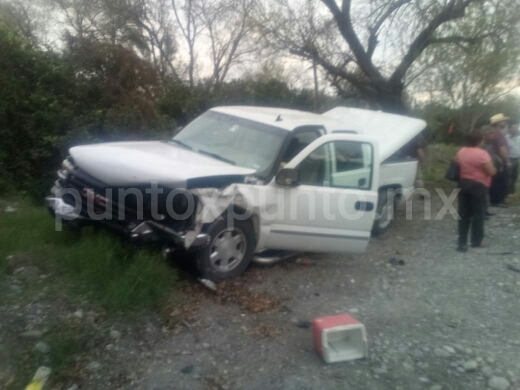 CHOQUE DE FRENTE EN LA PURÍSIMA GENERAL TERÁN, REPORTAN LESIONADOS.