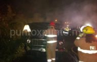 INCENDIO DE CAMIONETA MOVILIZA A PROTECCIÓN CIVIL DE MONTEMORELOS.