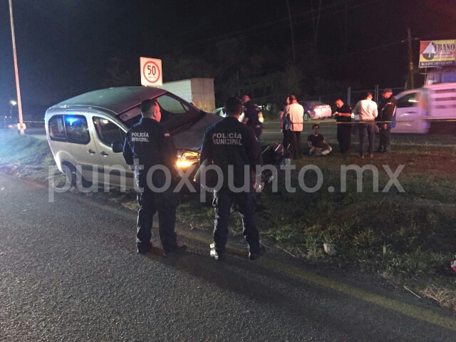 CHOQUE ENTRE VEHÍCULO Y MOTOCICLISTA QUIEN PIERDE LA VIDA EN CARRETERA NACIONAL EN SANTIAGO.