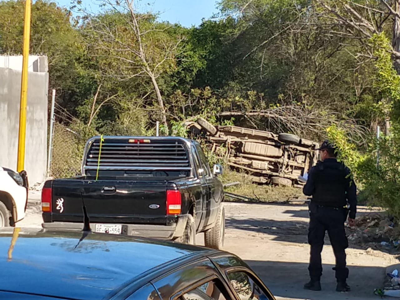 PERSECUCIÓN Y TIROTEO EN LINARES, DETIENEN A PAREJA QUE PORTABA ARMAS DE GRUESO CALIBRE.