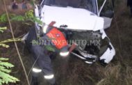 DERRAPAN EN CAMIONETA Y SE SALEN DE LA CARRETERA EN TERAN