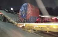 ACCIDENTE EN CARRETERA NACIONAL EN LINARES, CAJA DE TRÁILER SE PARTE EN DOS.