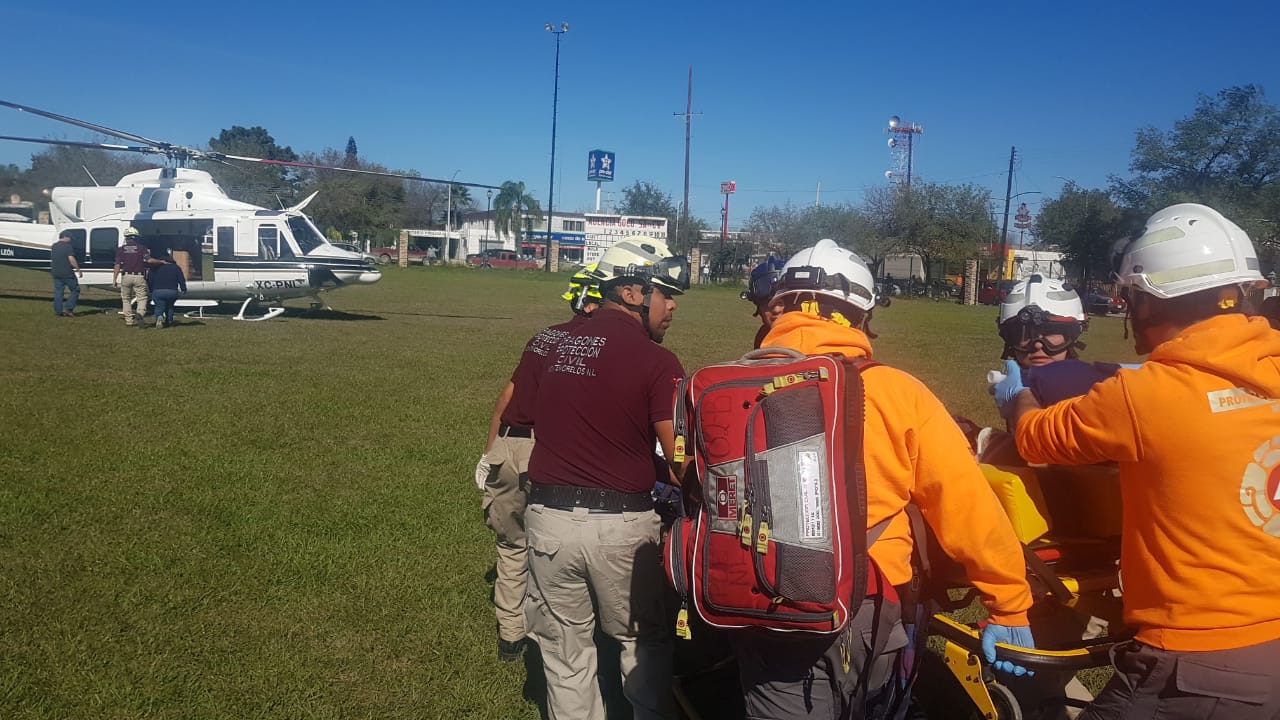 CAE DE NOGAL EN RAYONES, QUEDA INCONSCIENTE, LO TRASLADAN DE MMORELOS VÍA AÉREA A MTY.