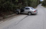 PIERDE CONTROL Y CHOCA EN ALLENDE, REPORTAN SOLO DAÑOS MATERIALES.