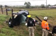 VOLCADURA EN CARRETERA NACIONAL EN MMORELOS, REPORTAN SOLO DAÑOS MATERIALES.