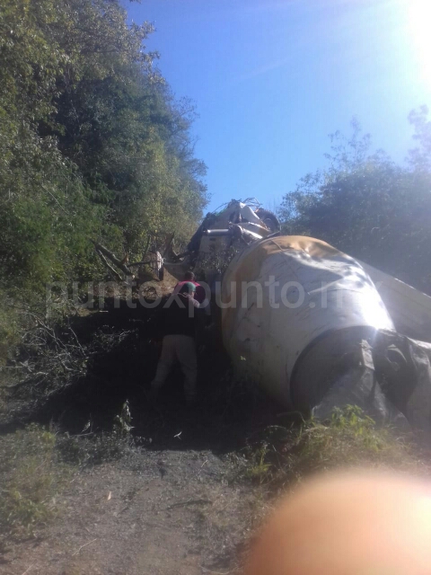 VUELCA CAMIÓN EN ALLENDE, REPORTAN SOLO DAÑOS.