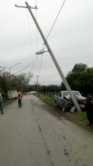 CHOCA CONTRA UN POSTE