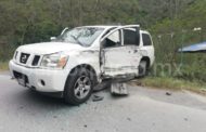 CHOCAN DOS VEHÍCULOS EN SANTIAGO, REPORTAN SOLO DAÑOS MATERIALES.