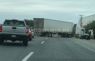 CHOCA TRAILER Y AUTO STRATUS EN LA NACIONAL, VIALIDAD OBSTRUIDA….