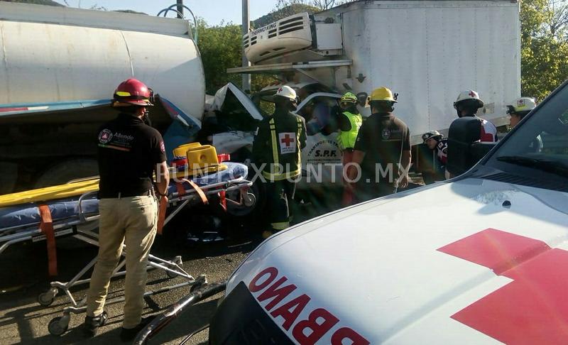 PERSONA PRENSADA Y LESIONADA AL PROYECTAR CAMIÓN EN PIPA DEL MUNICIPIO DE ALLENDE.