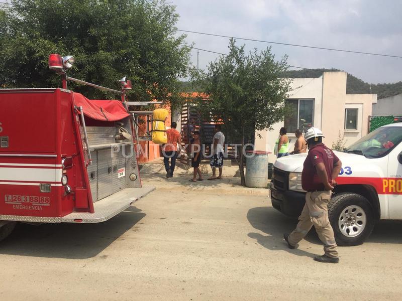 CONATO DE INCENDIO EN DOMICILIO MOVILIZA A PROTECCIÓN CIVIL Y BOMBEROS EN MONTEMORELOS.