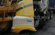 DOS PERSONAS GRAVES EN CARRETERA NACIONAL EN MMORELOS, TRÁILER IMPACTA COMPACTADORA.