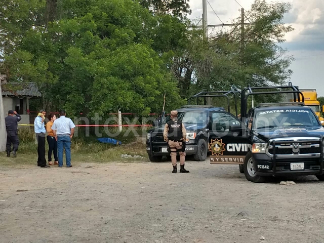 INVESTIGAN MUERTE DE HOMBRE ENCONTRADO EN VÍA PÚBLICA EN LINARES.