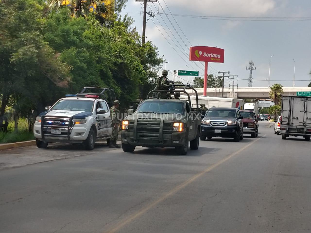 DETIENEN A CHÓFER DE TRÁILER AL ESCONDER INDOCUMENTADOS EN CAMAROTE.