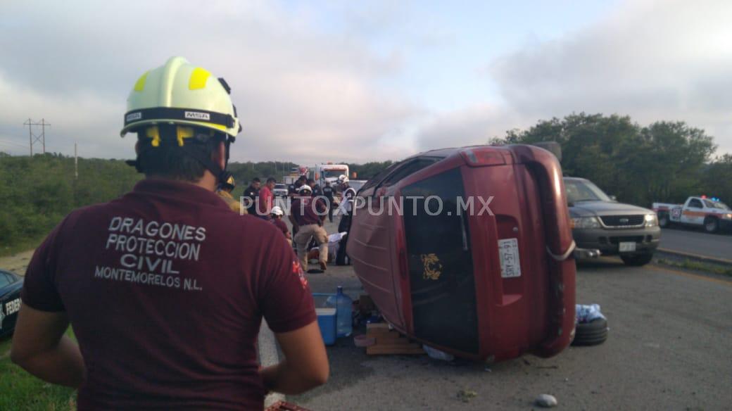 VOLCADURA EN LINARES LÍMITES CON MONTEMORELOS, REPORTAN LESIONADOS.