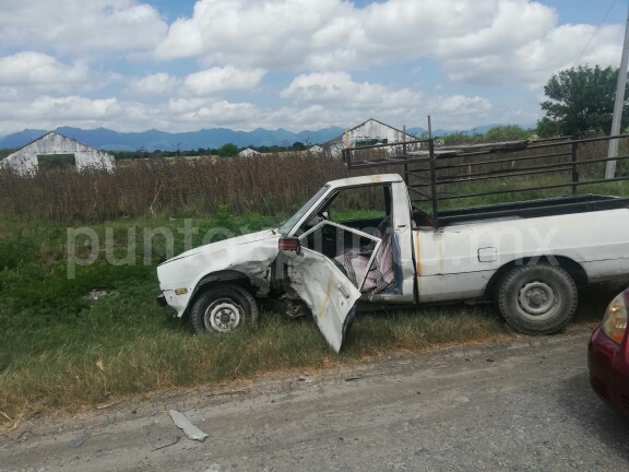 CUATRO HERIDOS EN CHOQUE EN CARRETERA ALLENDE CADEREYTA.